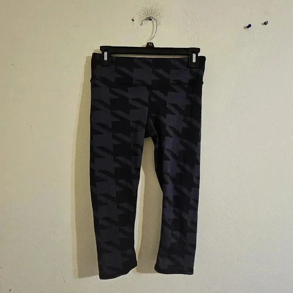 Alo Yoga Capri Leggings - Picture 1 of 4